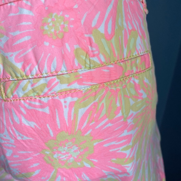Lilly Pulitzer Buttercup Women’s Shorts. Salmon pink floral. Size 4. 100% cotton - Picture 6 of 14